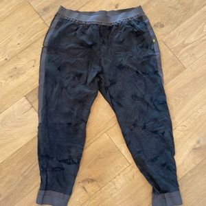 Lululemon camouflage mens joggers